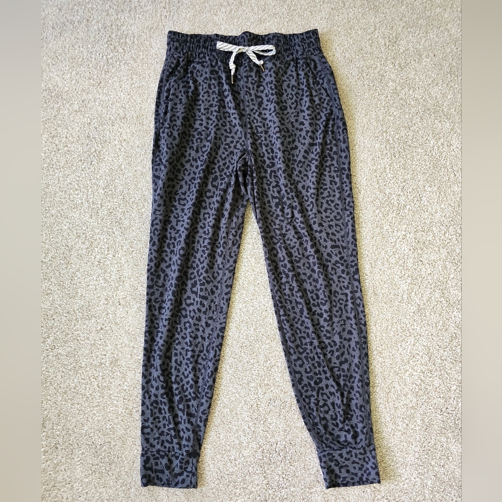 Thread & Supply Charcoal Leopard Lounge Pants Sz Small
